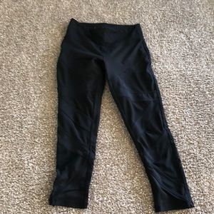 I am selling leggings.